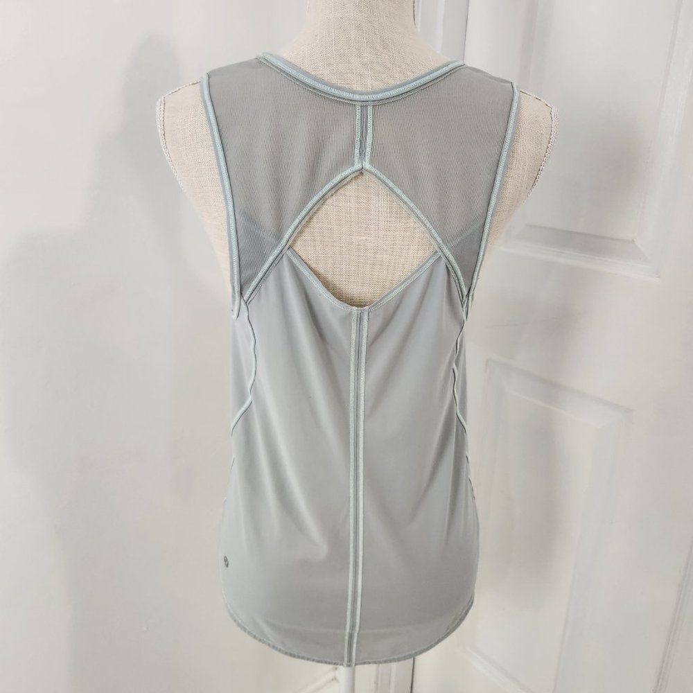 Lululemon Top Womens 4 Blue Keyhole Vented Cooling Wicking Training Performance